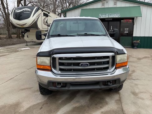 Used 1999 Ford F250 XLT image 4