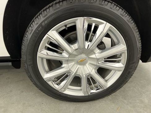 Used 2021 Chevrolet Suburban High Country AWD/4WD image 34