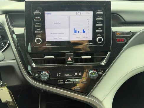 Used 2022 Toyota Camry LE FWD image 11