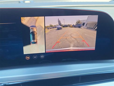 New 2025 Cadillac Lyriq Luxury image 18