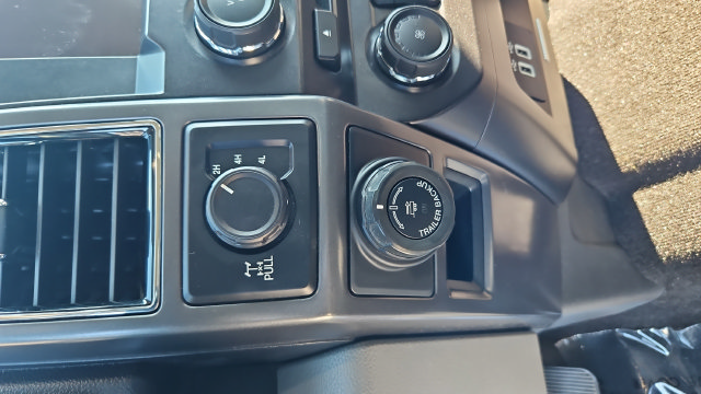 Used 2018 Ford F150 XLT w/ Equipment Group 302A Luxury AWD/4WD image 31