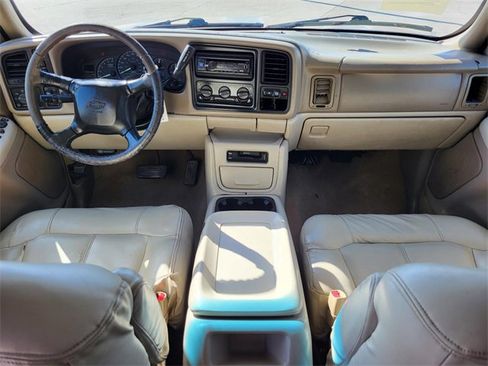 Used 2001 Chevrolet Tahoe LT w/ LT Preferred Equipment Group image 18