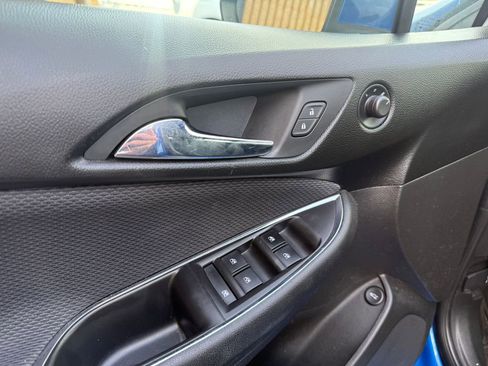 Used 2018 Chevrolet Cruze LT FWD image 15