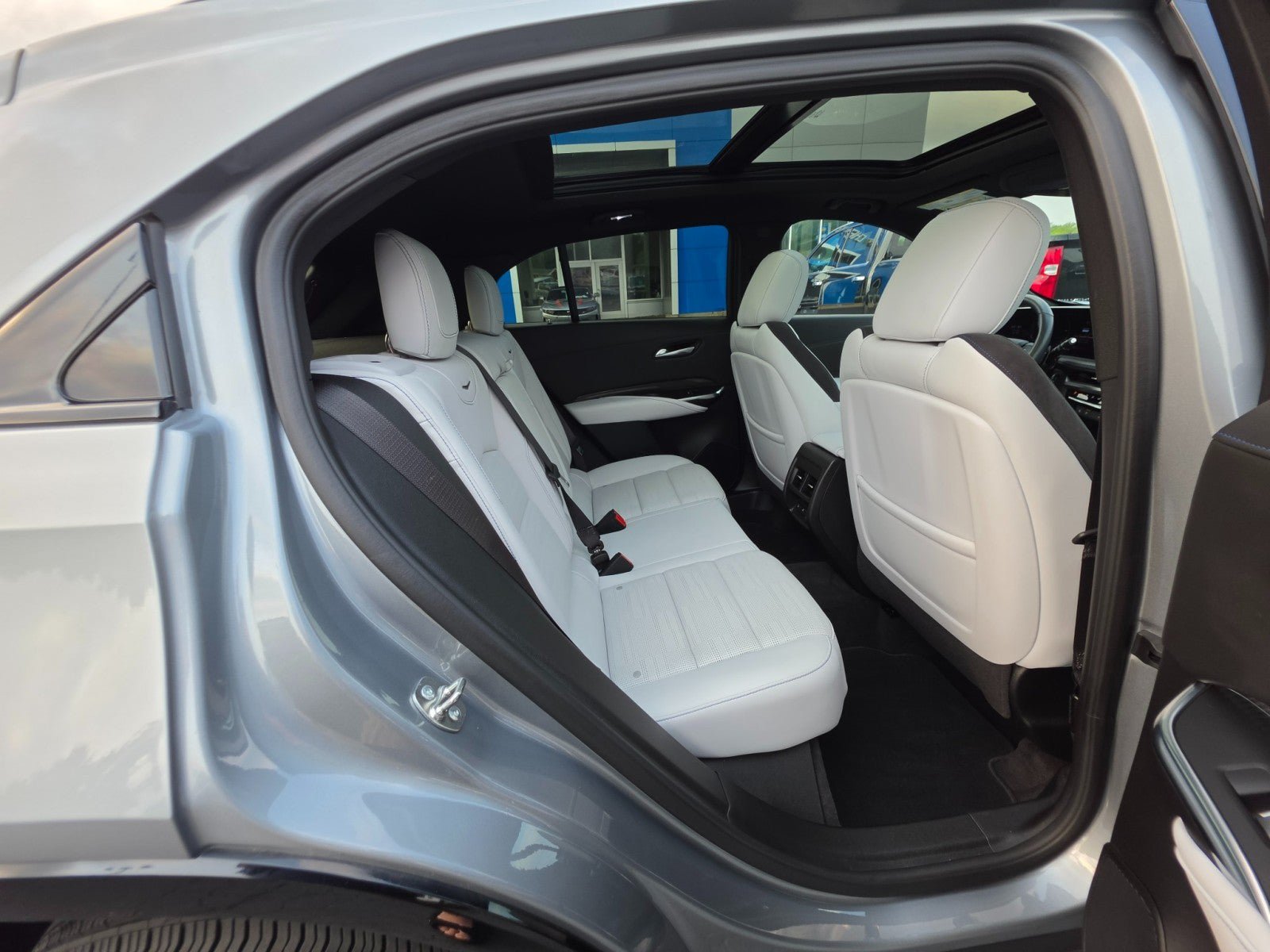 Used 2024 Cadillac XT4 Sport AWD/4WD image 17