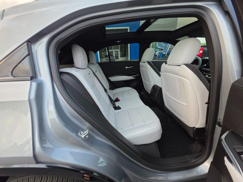 Used 2024 Cadillac XT4 Sport AWD/4WD image 17