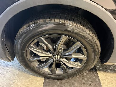Used 2022 Volkswagen Tiguan SE FWD image 7