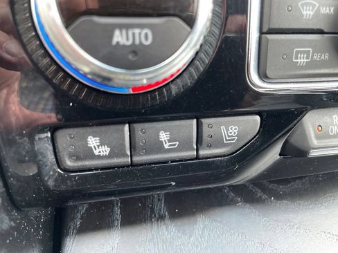 Used 2022 GMC Yukon Denali AWD/4WD image 28