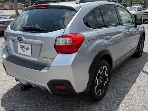 Used 2017 Subaru Crosstrek 2.0i Premium w/ Moonroof Package AWD/4WD image 6