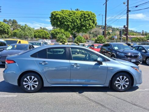 Used 2021 Toyota Corolla LE FWD image 7