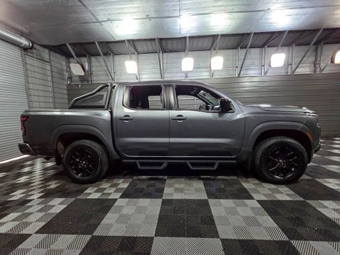 Used 2023 Nissan Frontier SV w/ Midnight Edition Package image 9