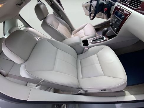 Used 2008 Chevrolet Impala LT FWD image 7