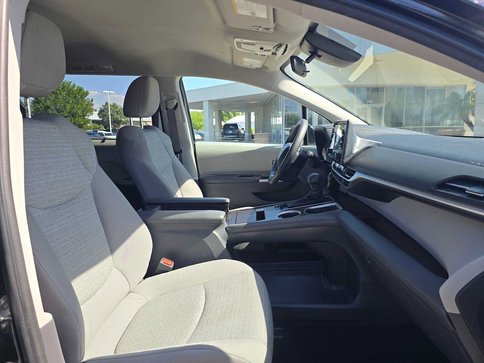 Certified 2023 Toyota Sienna LE FWD image 10