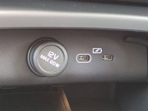 Used 2026 Volvo XC40 B5 Plus w/ Protection Package Premier image 30