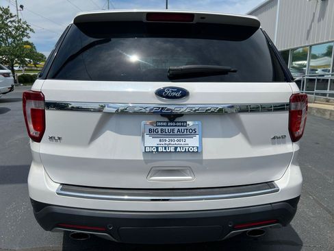 Used 2018 Ford Explorer XLT w/ Equipment Group 201A AWD/4WD image 4