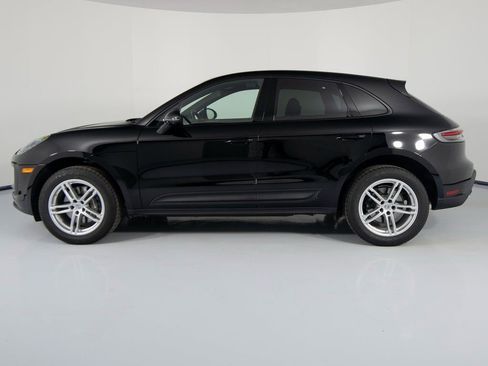 Certified 2025 Porsche Macan image 2