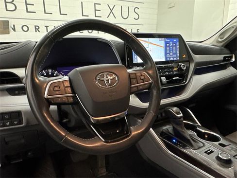 Used 2020 Toyota Highlander Limited image 20