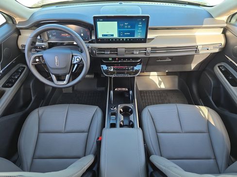 New 2026 Lincoln Corsair Premiere image 9