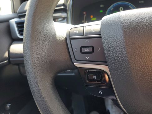 Certified 2025 Toyota Camry LE image 21