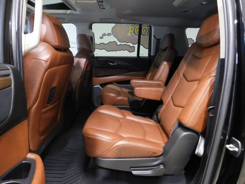 Used 2019 Cadillac Escalade ESV Luxury image 79