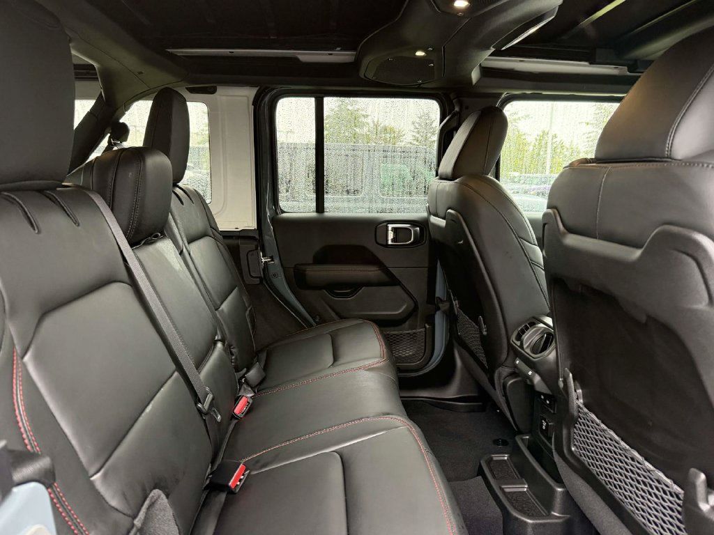 Used 2026 Jeep Wrangler Unlimited Rubicon AWD/4WD image 16