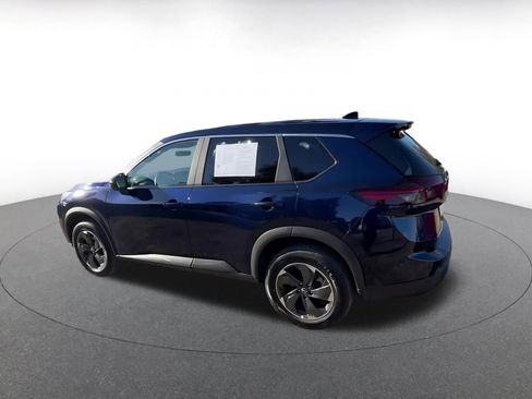 Used 2025 Nissan Rogue SV image 10