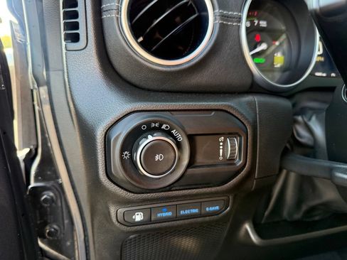 Used 2023 Jeep Wrangler Unlimited Sahara w/ Cold Weather Group AWD/4WD image 13