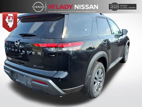 New 2026 Nissan Pathfinder SL image 7