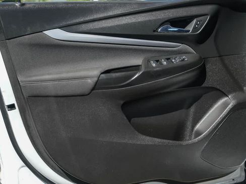 Used 2022 Chevrolet Bolt EUV LT w/ Driver Confidence Package FWD image 19