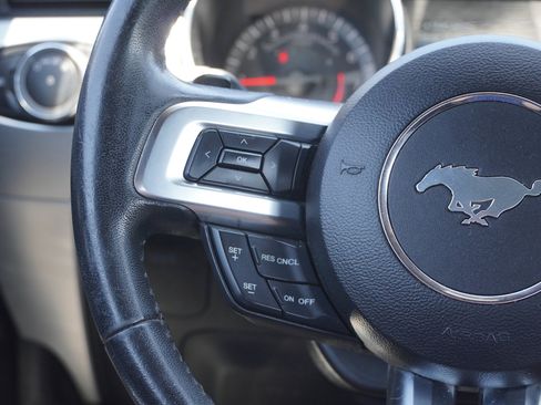 Used 2017 Ford Mustang Premium image 30