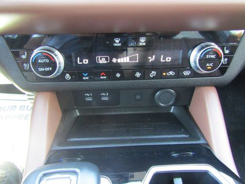 Used 2025 Mitsubishi Outlander SEL AWD/4WD image 17