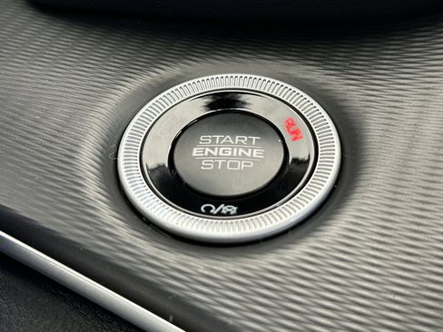 New 2025 Jeep Grand Cherokee L Laredo w/ Luxury Tech Group I image 24