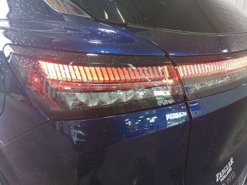 Certified 2025 Nissan Murano SL w/ Cargo Package AWD/4WD image 36