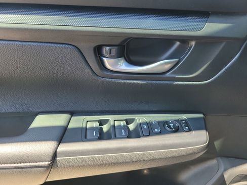 Used 2025 Honda CR-V EX image 13