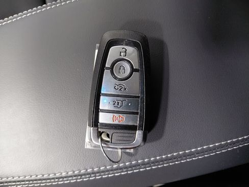 Certified 2025 Ford Mustang Mach-E Premium AWD/4WD image 7