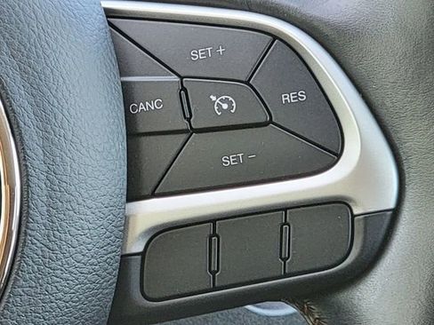 Certified 2019 Jeep Compass Latitude AWD/4WD image 34
