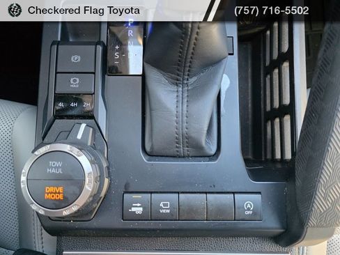 Used 2024 Toyota Tacoma Limited w/ Limited Package (LT) image 21