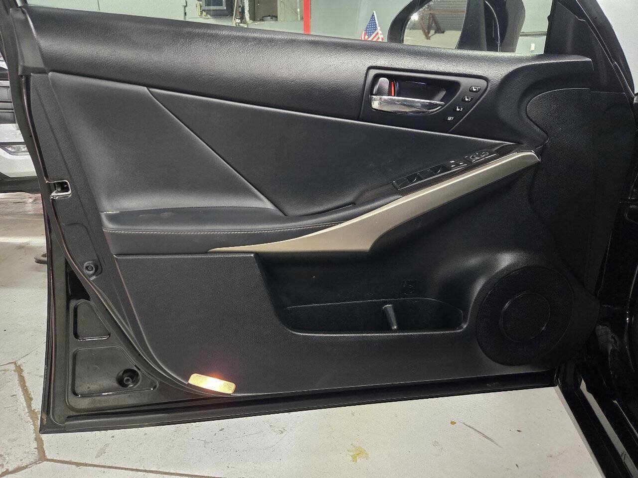 Used 2015 Lexus IS 250 AWD w/ Luxury Package image 10