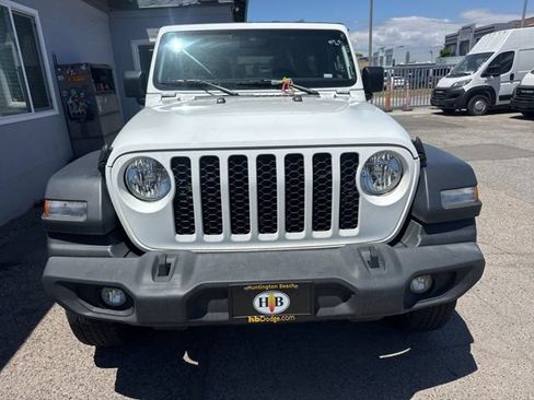 Used 2024 Jeep Wrangler Unlimited Sport AWD/4WD image 2