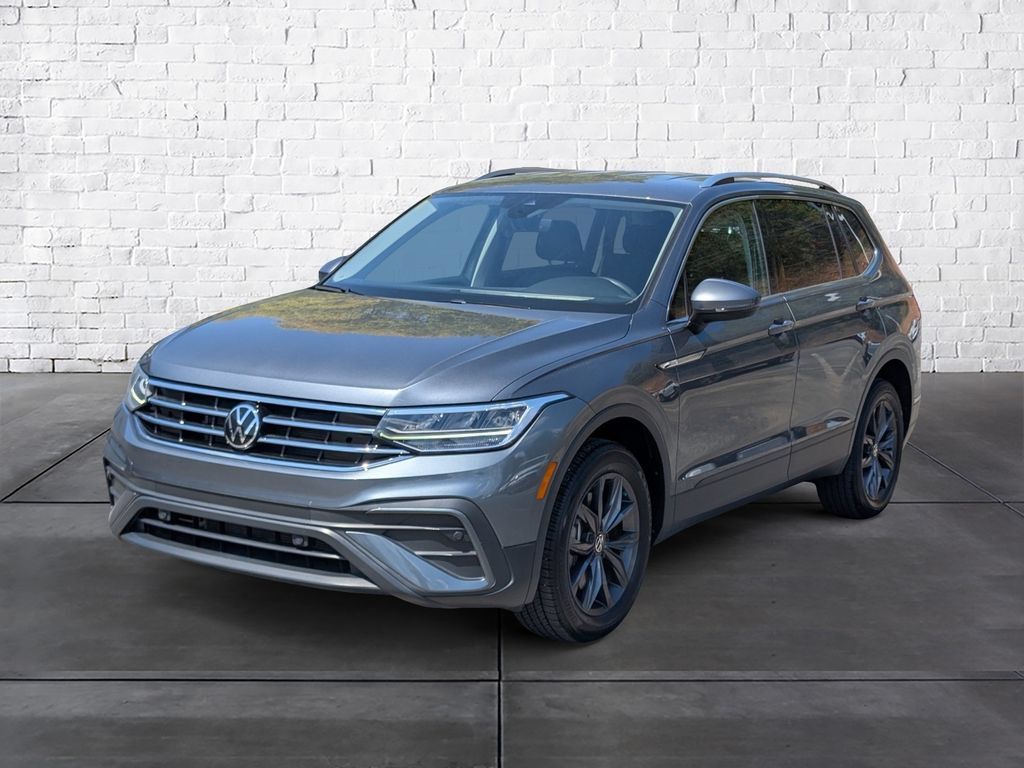 Used 2023 Volkswagen Tiguan SE FWD image 4