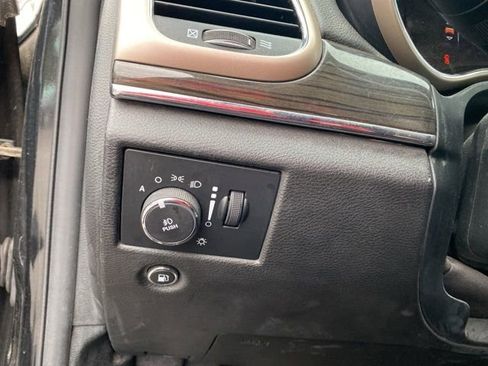 Used 2015 Jeep Grand Cherokee Overland image 31