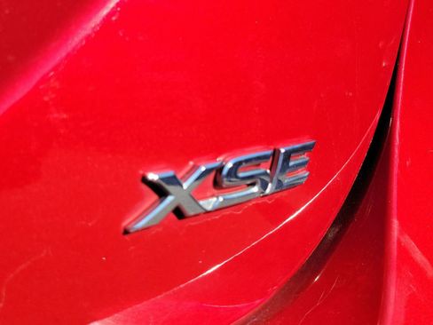 Used 2019 Toyota Camry XSE image 7