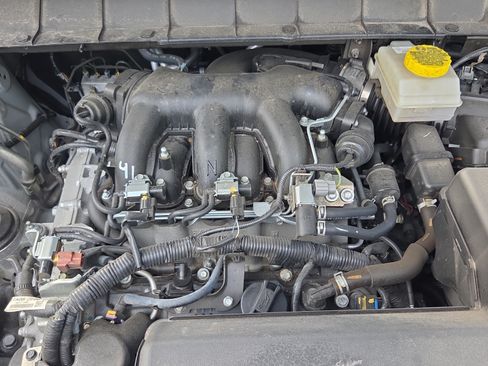 Used 2025 Nissan Pathfinder SV FWD image 18