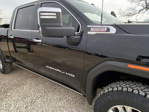 Used 2021 GMC Sierra 2500 Denali w/ Denali Ultimate Package image 9
