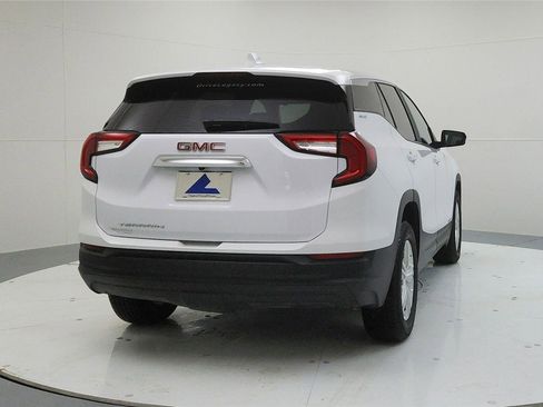 Used 2024 GMC Terrain SLE image 6
