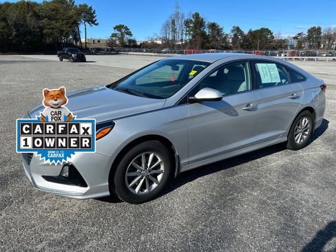 Used 2018 Hyundai Sonata SE image 1