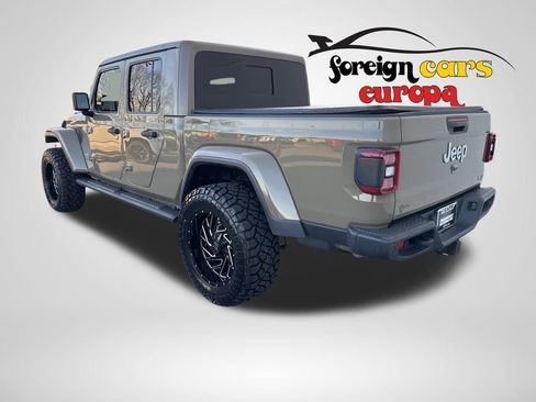 Used 2020 Jeep Gladiator Overland image 5