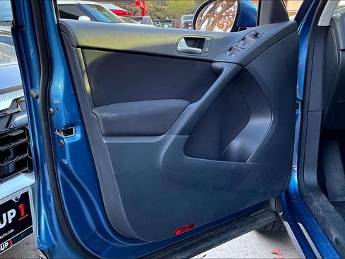 Used 2017 Volkswagen Tiguan Limited image 20