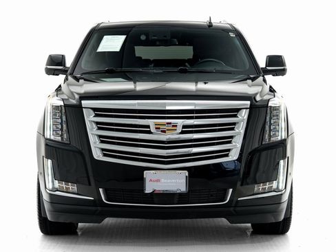 Used 2019 Cadillac Escalade ESV Platinum image 32