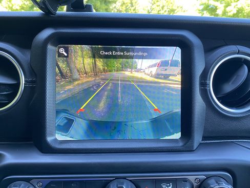 Used 2020 Jeep Gladiator Overland AWD/4WD image 27