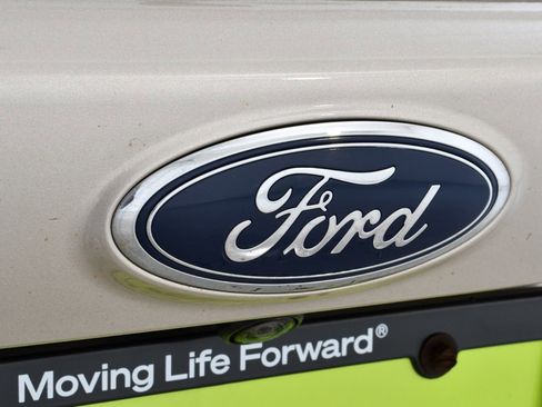 Used 2017 Ford Escape SE image 21